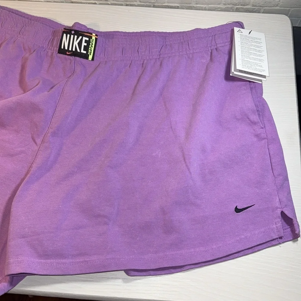 Nike Casual Comfy Athleisure Pull On Retro Vibe 90s Vintage Style Lounge Shorts